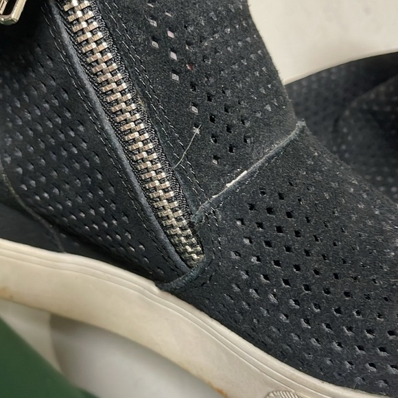 Steven Madden Wedgie-P Black Suede Zip Up Sneakers Size 8.5 - Picture 7 of 9